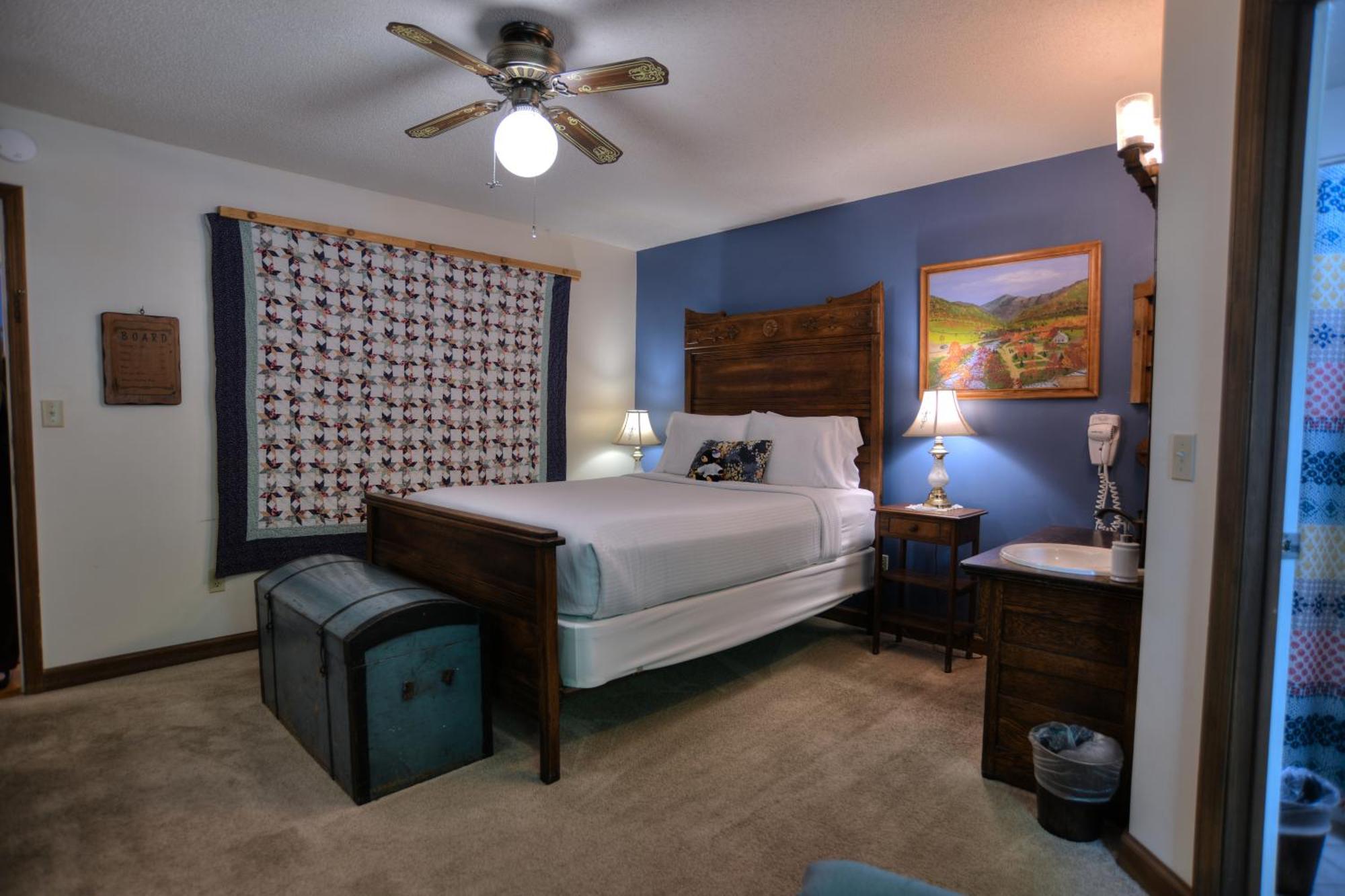 Blue Mountain Mist Country Inn Sevierville Room photo